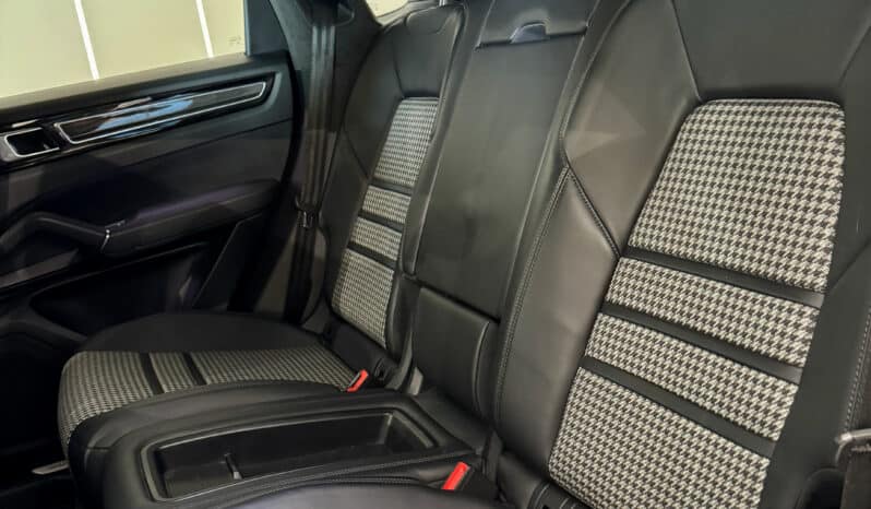
								PORSCHE Cayenne Coupé E-Hybrid 3.0L V6 461 ch Pack Sport Allégé full									