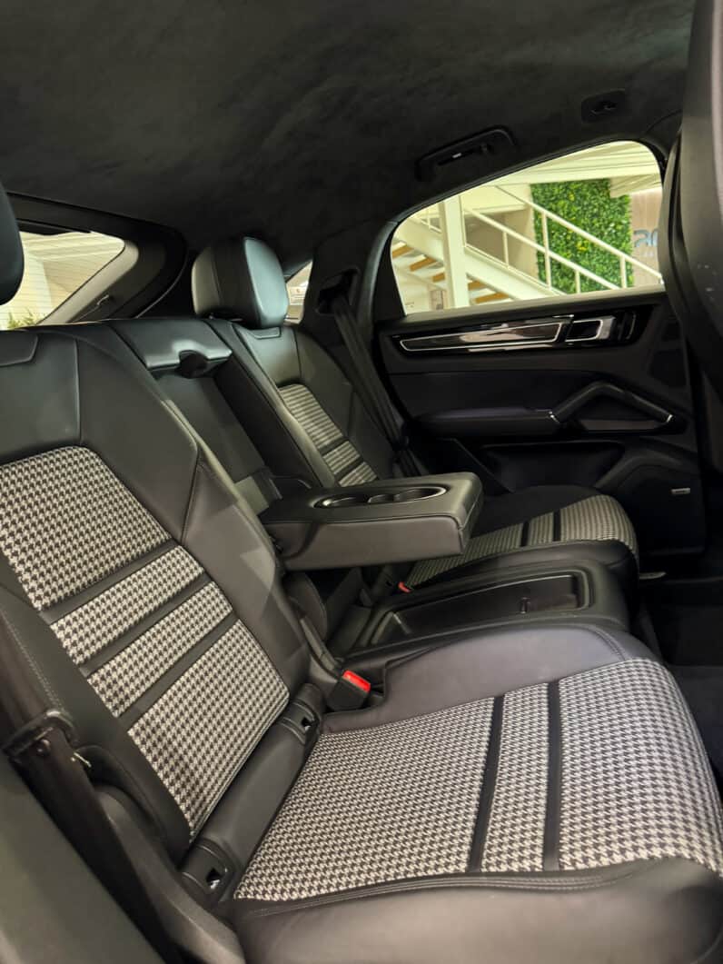 
								PORSCHE Cayenne Coupé E-Hybrid 3.0L V6 461 ch Pack Sport Allégé full									