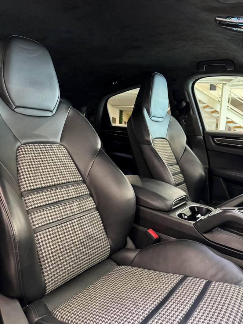 
								PORSCHE Cayenne Coupé E-Hybrid 3.0L V6 461 ch Pack Sport Allégé full									