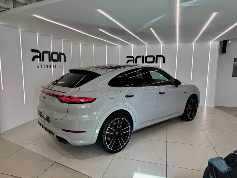 
								PORSCHE Cayenne Coupé E-Hybrid 3.0L V6 461 ch Pack Sport Allégé full									