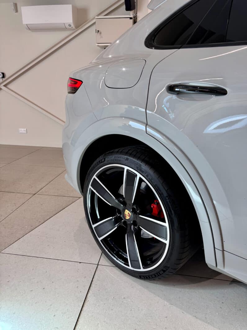 
								PORSCHE Cayenne Coupé E-Hybrid 3.0L V6 461 ch Pack Sport Allégé full									