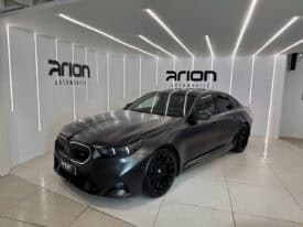 BMW M5 Berline 4.4 i V8 hybride rechargeable développant 727 ch,