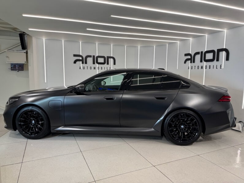 
								BMW M5 Berline 4.4 i V8 hybride rechargeable développant 727 ch, full									