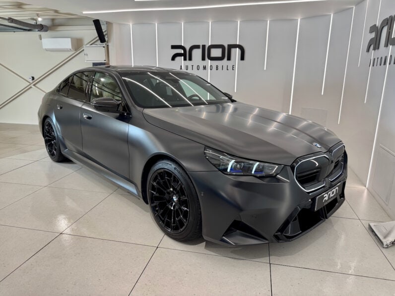 
								BMW M5 Berline 4.4 i V8 hybride rechargeable développant 727 ch, full									