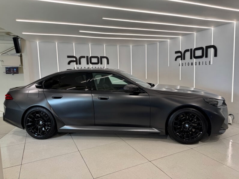 
								BMW M5 Berline 4.4 i V8 hybride rechargeable développant 727 ch, full									