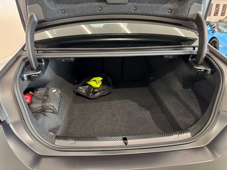 
								BMW M5 Berline 4.4 i V8 hybride rechargeable développant 727 ch, full									