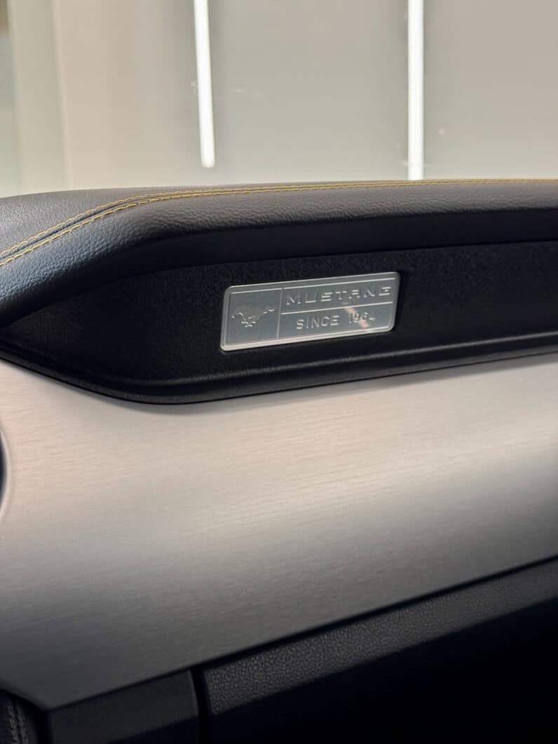 
								Ford Mustang 5.0L V8 420 CH Ti-VCT GT full									