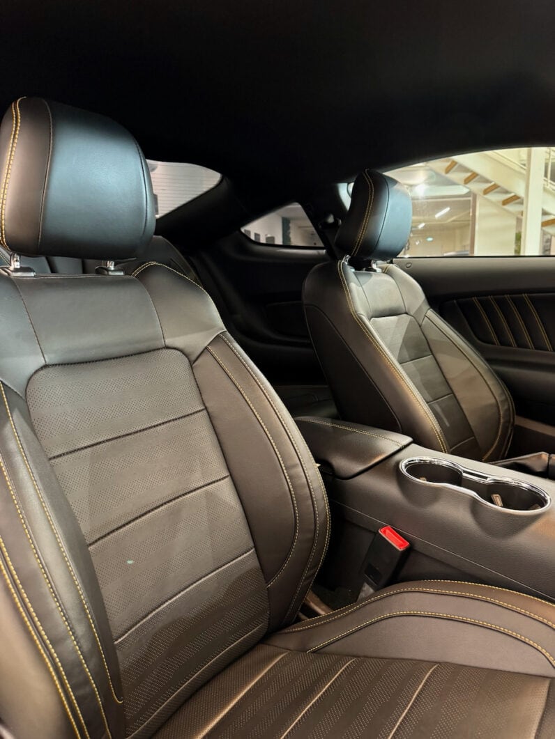 
								Ford Mustang 5.0L V8 420 CH Ti-VCT GT full									