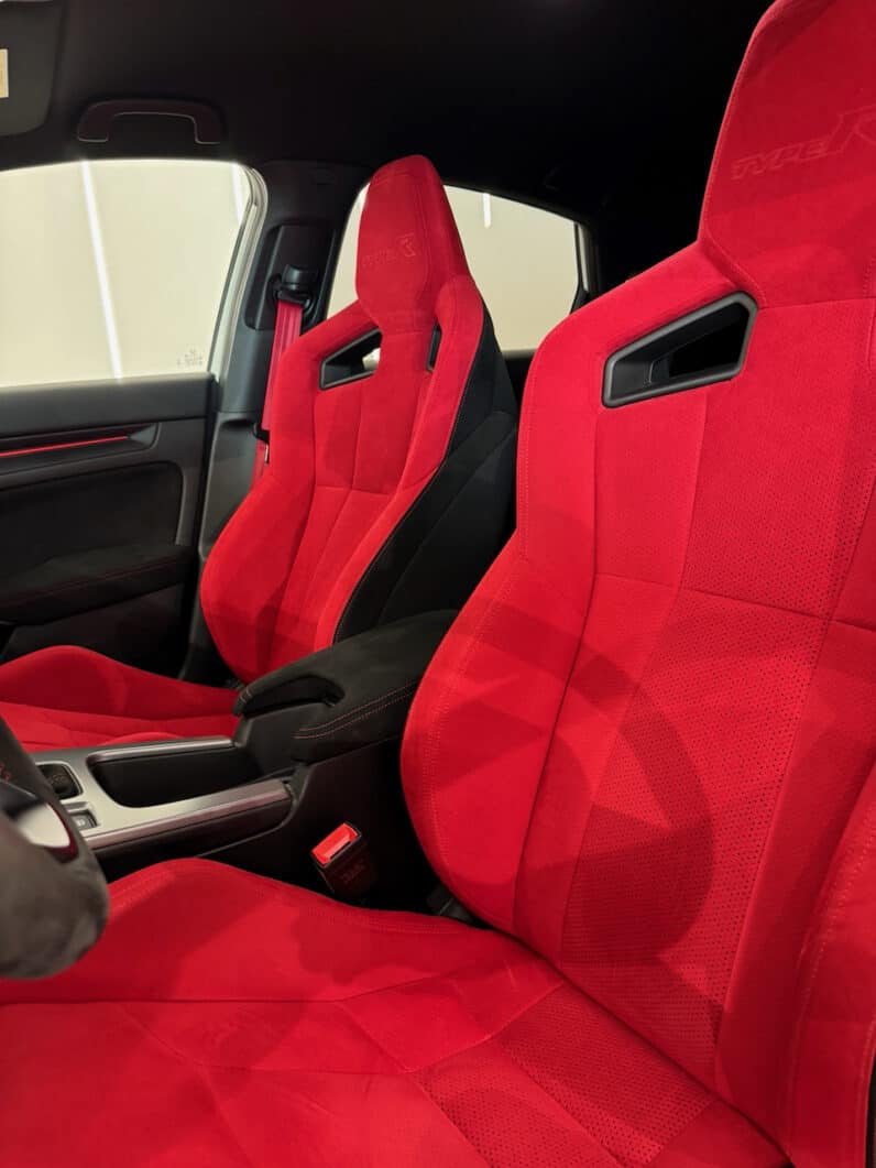 
								HONDA Civic Type R 2.0 i-VTEC Turbo 330 cv full									