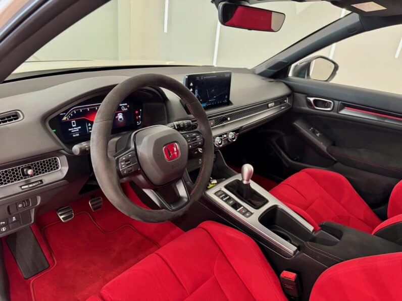 
								HONDA Civic Type R 2.0 i-VTEC Turbo 330 cv full									