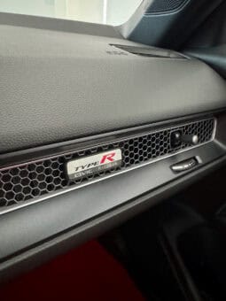
										HONDA Civic Type R 2.0 i-VTEC Turbo 330 cv full									