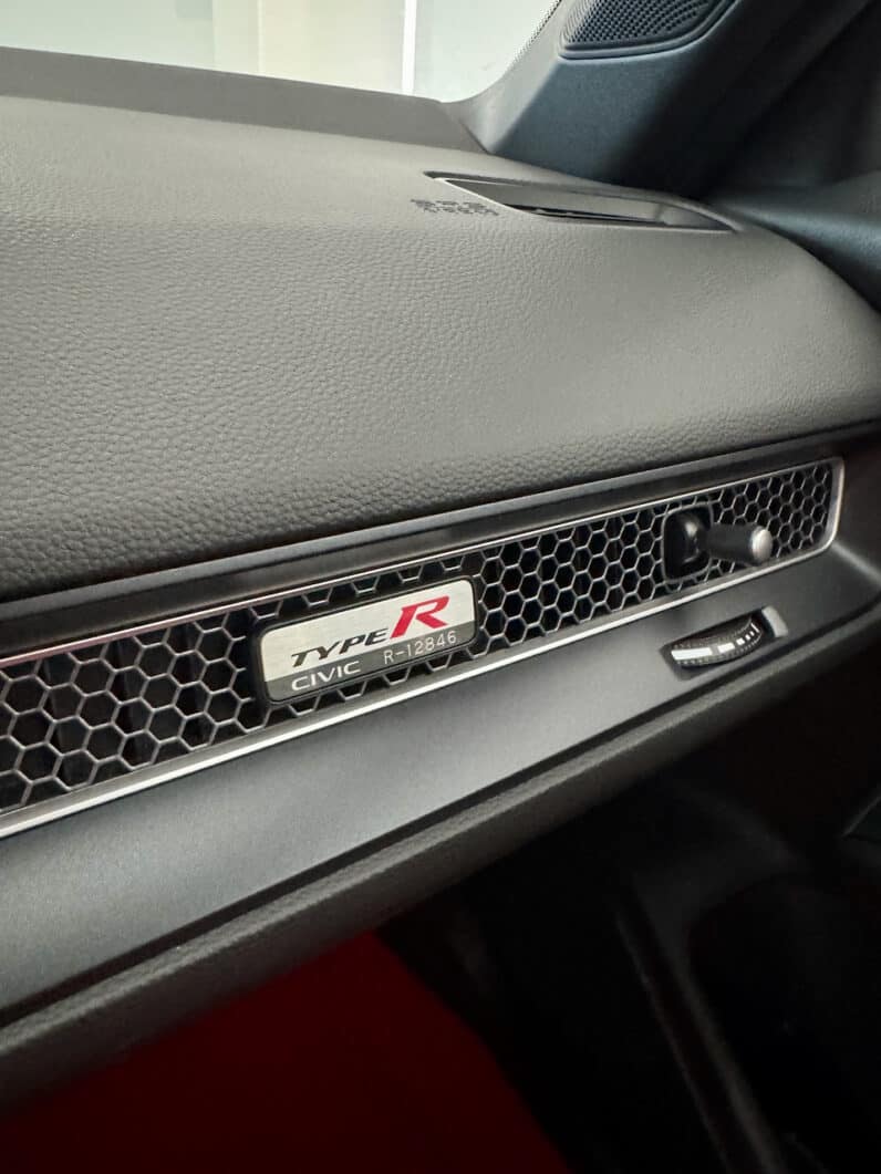
								HONDA Civic Type R 2.0 i-VTEC Turbo 330 cv full									