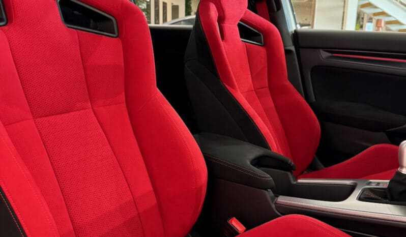 
								HONDA Civic Type R 2.0 i-VTEC Turbo 330 cv full									