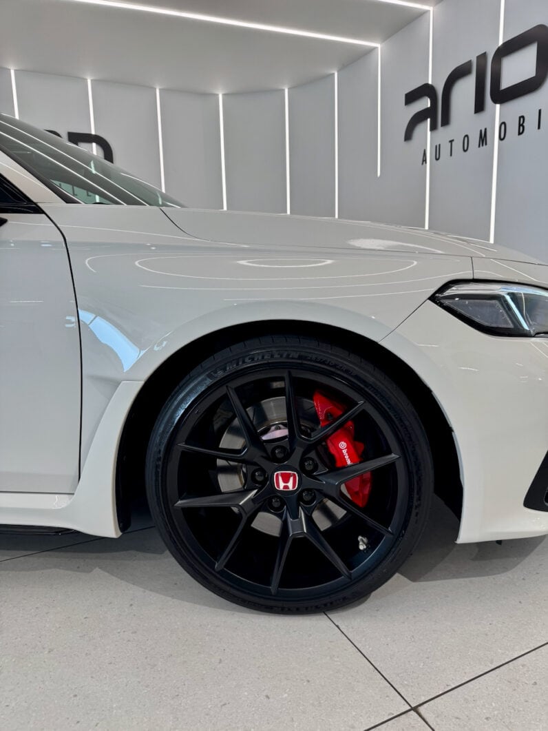 
								HONDA Civic Type R 2.0 i-VTEC Turbo 330 cv full									