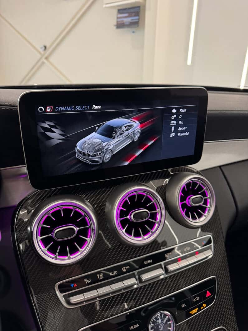 
								MERCEDES Classe C63 S Coupe AMG 4.0 i V8 7G-SPEEDSHIFT 510 cv full									