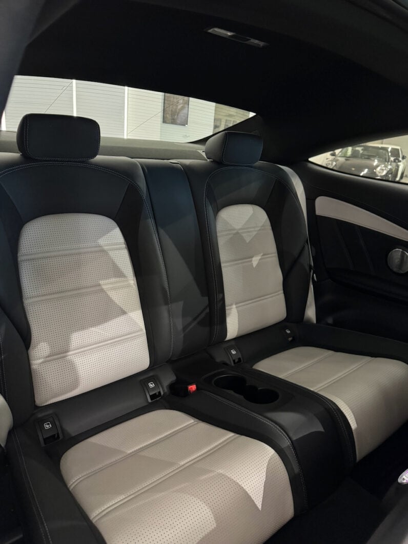 
								MERCEDES Classe C63 S Coupe AMG 4.0 i V8 7G-SPEEDSHIFT 510 cv full									