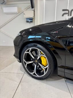 
										LAMBORGHINI URUS SE 4.0 V8 800 CH BVA8 Garantie 5 ans full									