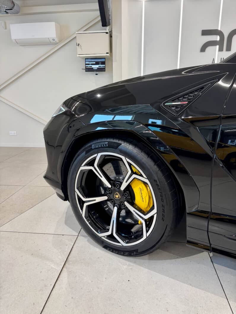 
								LAMBORGHINI URUS SE 4.0 V8 800 CH BVA8 Garantie 5 ans full									