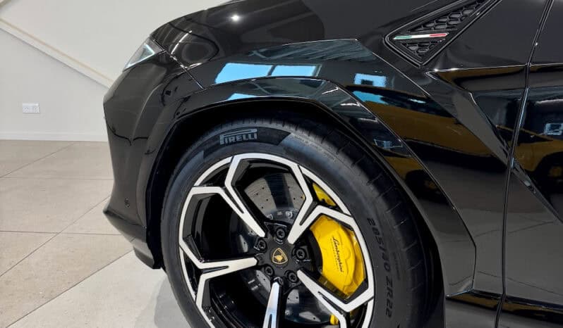 
								LAMBORGHINI URUS SE 4.0 V8 800 CH BVA8 Garantie 5 ans full									