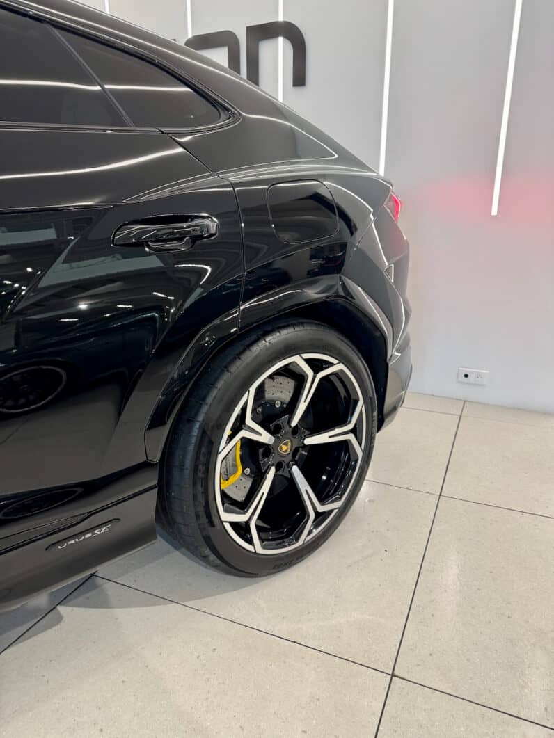 
								LAMBORGHINI URUS SE 4.0 V8 800 CH BVA8 Garantie 5 ans full									