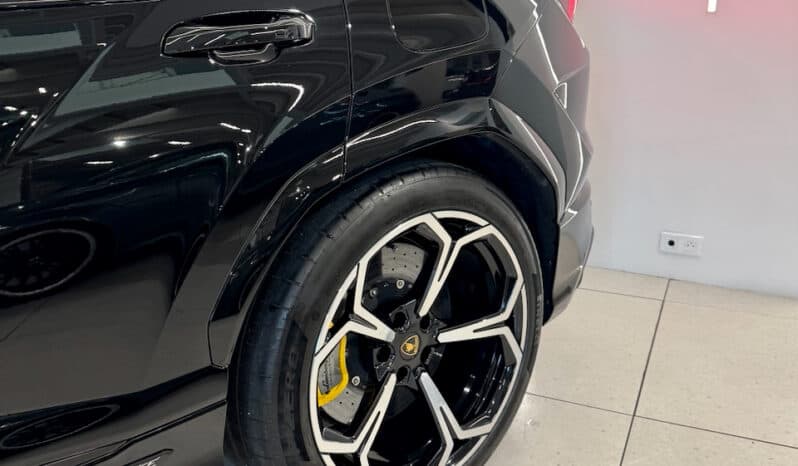 
								LAMBORGHINI URUS SE 4.0 V8 800 CH BVA8 Garantie 5 ans full									