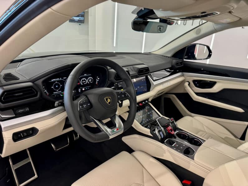 
								LAMBORGHINI URUS SE 4.0 V8 800 CH BVA8 Garantie 5 ans full									