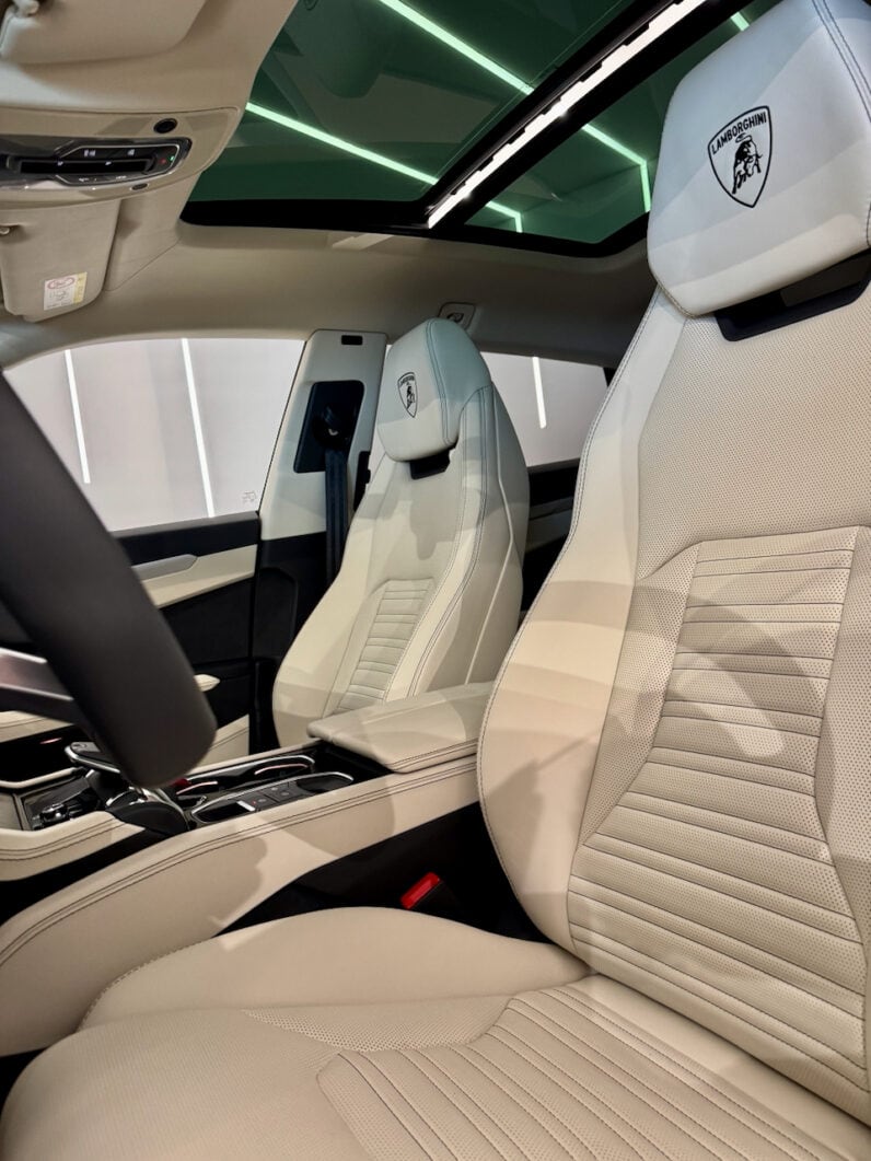 
								LAMBORGHINI URUS SE 4.0 V8 800 CH BVA8 Garantie 5 ans full									