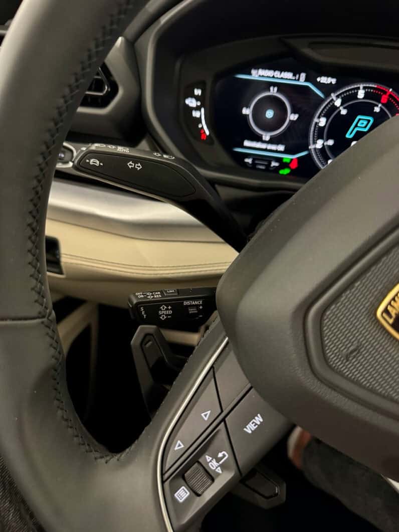 
								LAMBORGHINI URUS SE 4.0 V8 800 CH BVA8 Garantie 5 ans full									