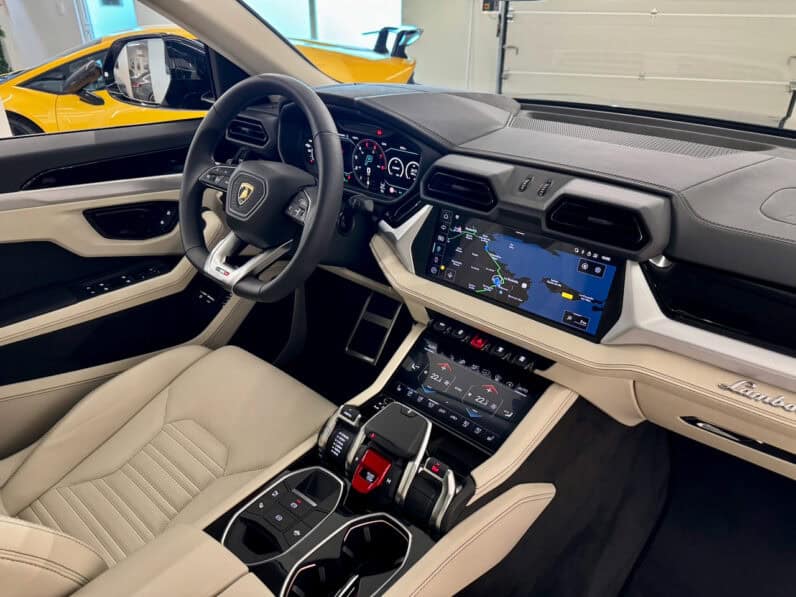
								LAMBORGHINI URUS SE 4.0 V8 800 CH BVA8 Garantie 5 ans full									