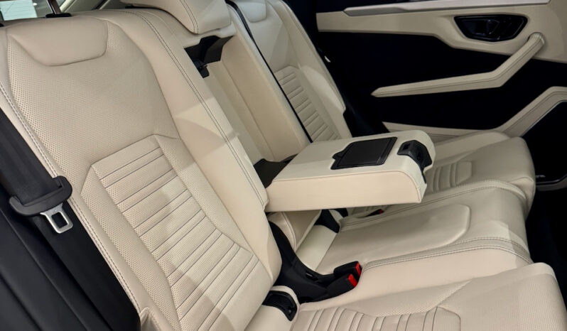 
								LAMBORGHINI URUS SE 4.0 V8 800 CH BVA8 Garantie 5 ans full									