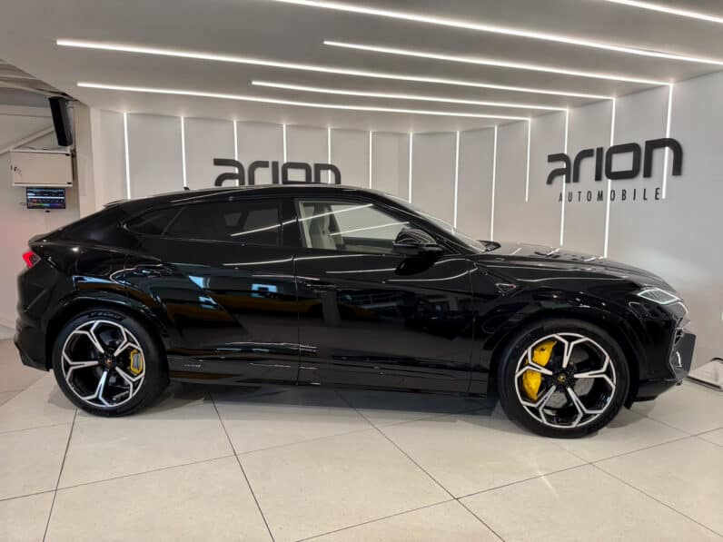 
								LAMBORGHINI URUS SE 4.0 V8 800 CH BVA8 Garantie 5 ans full									