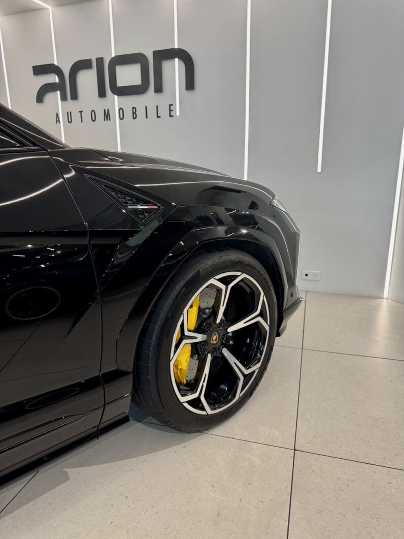 
								LAMBORGHINI URUS SE 4.0 V8 800 CH BVA8 Garantie 5 ans full									
