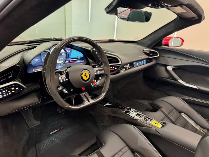 
								FERRARI 296 GTS 3.0L TURBO V6 HYBRIDE 830 ch full									