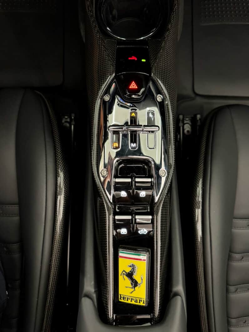 
								FERRARI 296 GTS 3.0L TURBO V6 HYBRIDE 830 ch full									