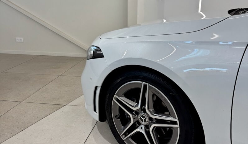 
								MERCEDES-BENZ Classe A 180 d 1.5 d 7G-DCT 116 cv AMG Line full									
