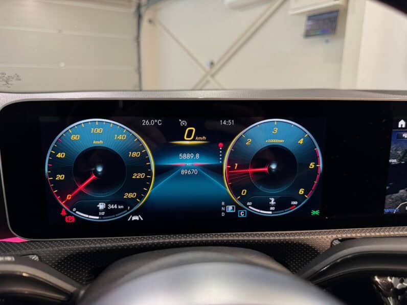 
								MERCEDES-BENZ Classe A 180 d 1.5 d 7G-DCT 116 cv AMG Line full									