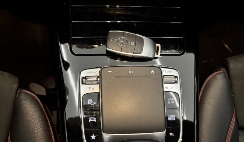 
								MERCEDES-BENZ Classe A 180 d 1.5 d 7G-DCT 116 cv AMG Line full									