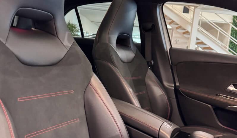 
								MERCEDES-BENZ Classe A 180 d 1.5 d 7G-DCT 116 cv AMG Line full									