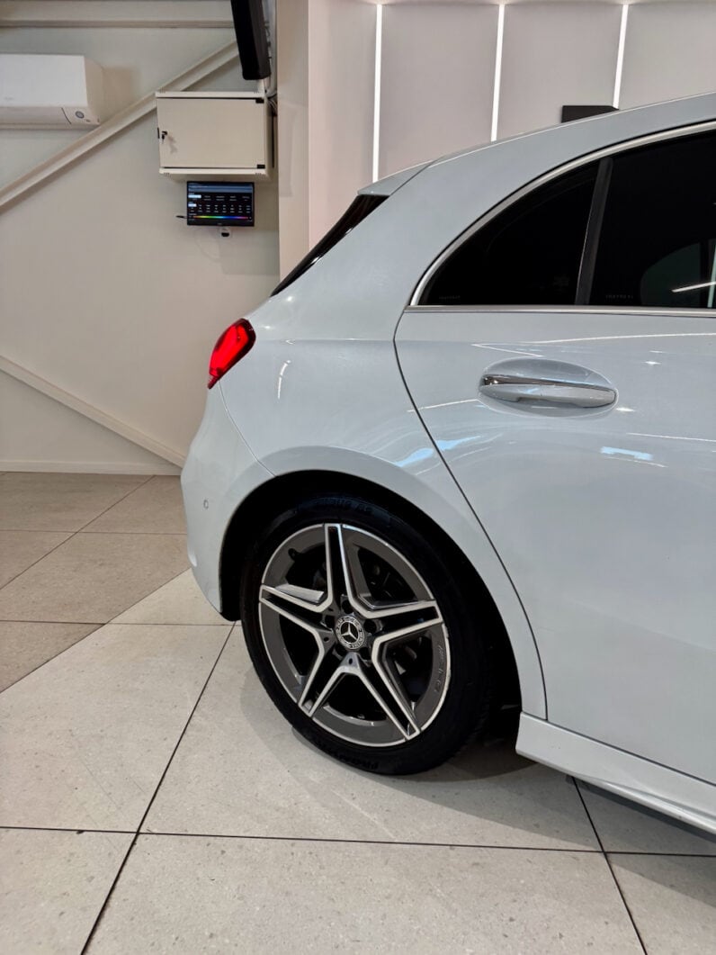 
								MERCEDES-BENZ Classe A 180 d 1.5 d 7G-DCT 116 cv AMG Line full									