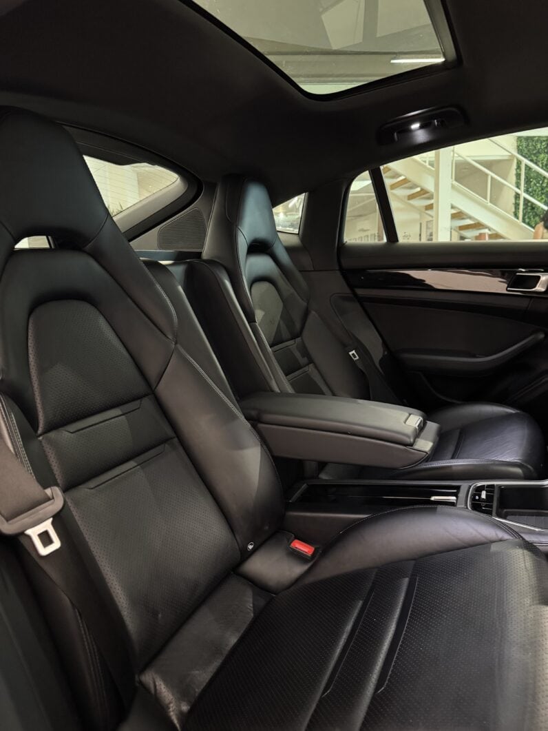 
								PORSCHE PANAMERA 4 V6 3.0 462 CV E-Hybrid PDK8 Porsche Approved full									