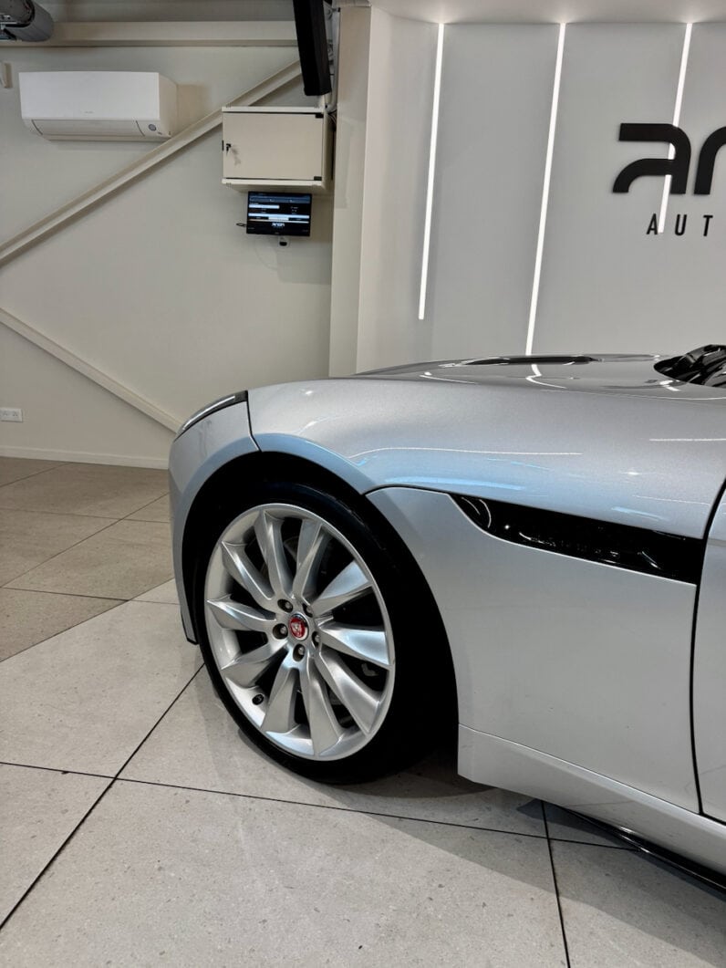 
								Jaguar F-Type R Coupé 5.0 V8 550 Ch BVA8 full									