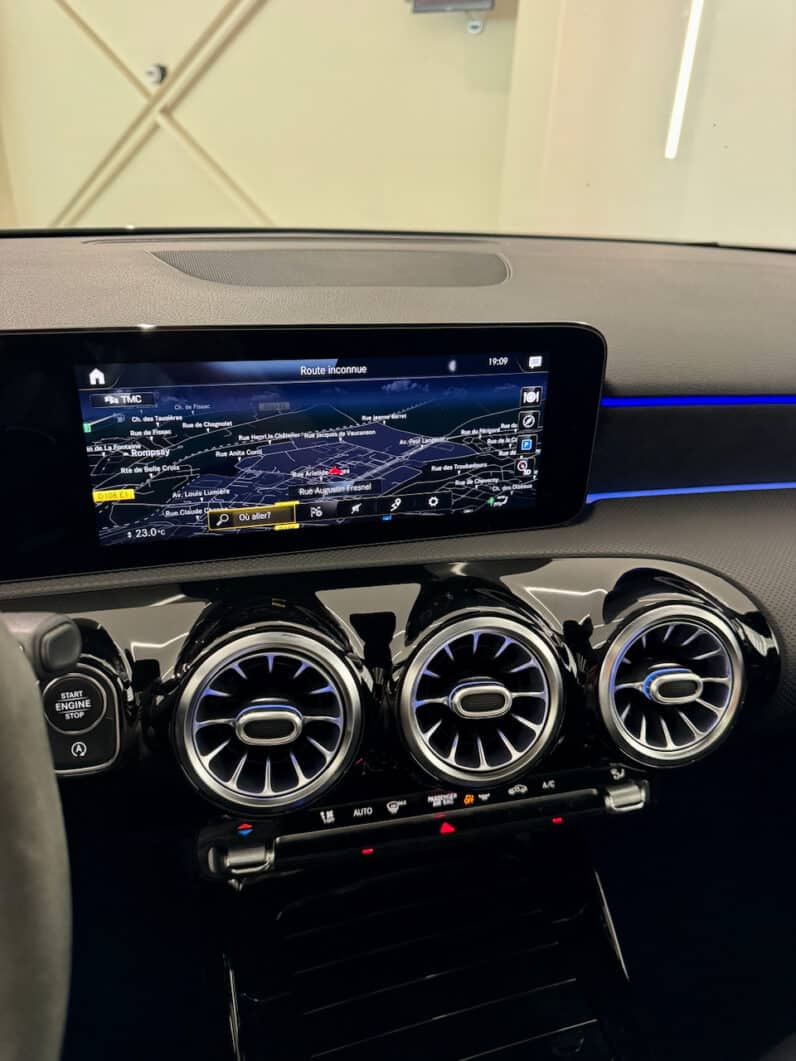 
								Mercedes-benz Classe A 45 S AMG 421 ch 4Matic+ 8G-DCT Speedshift AMG full									
