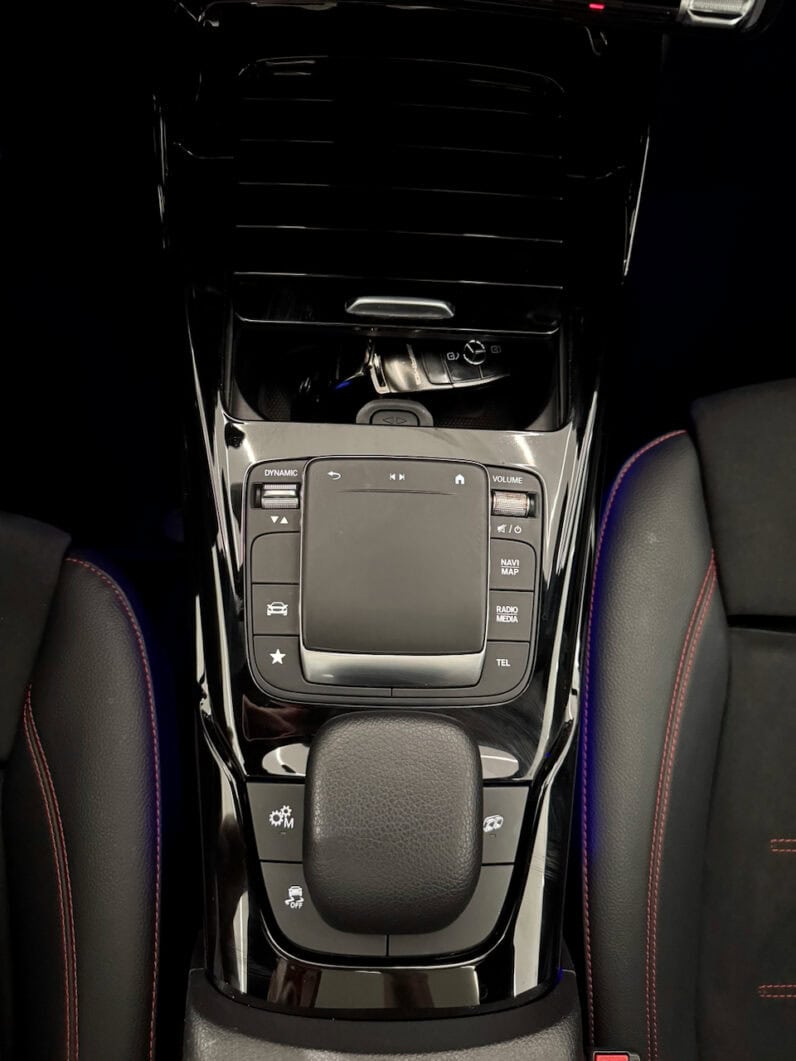 
								Mercedes-benz Classe A 45 S AMG 421 ch 4Matic+ 8G-DCT Speedshift AMG full									