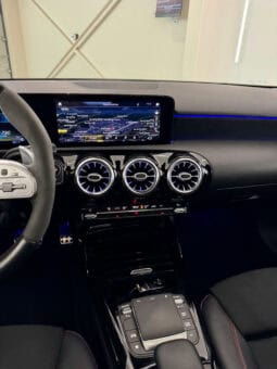 
										Mercedes-benz Classe A 45 S AMG 421 ch 4Matic+ 8G-DCT Speedshift AMG full									