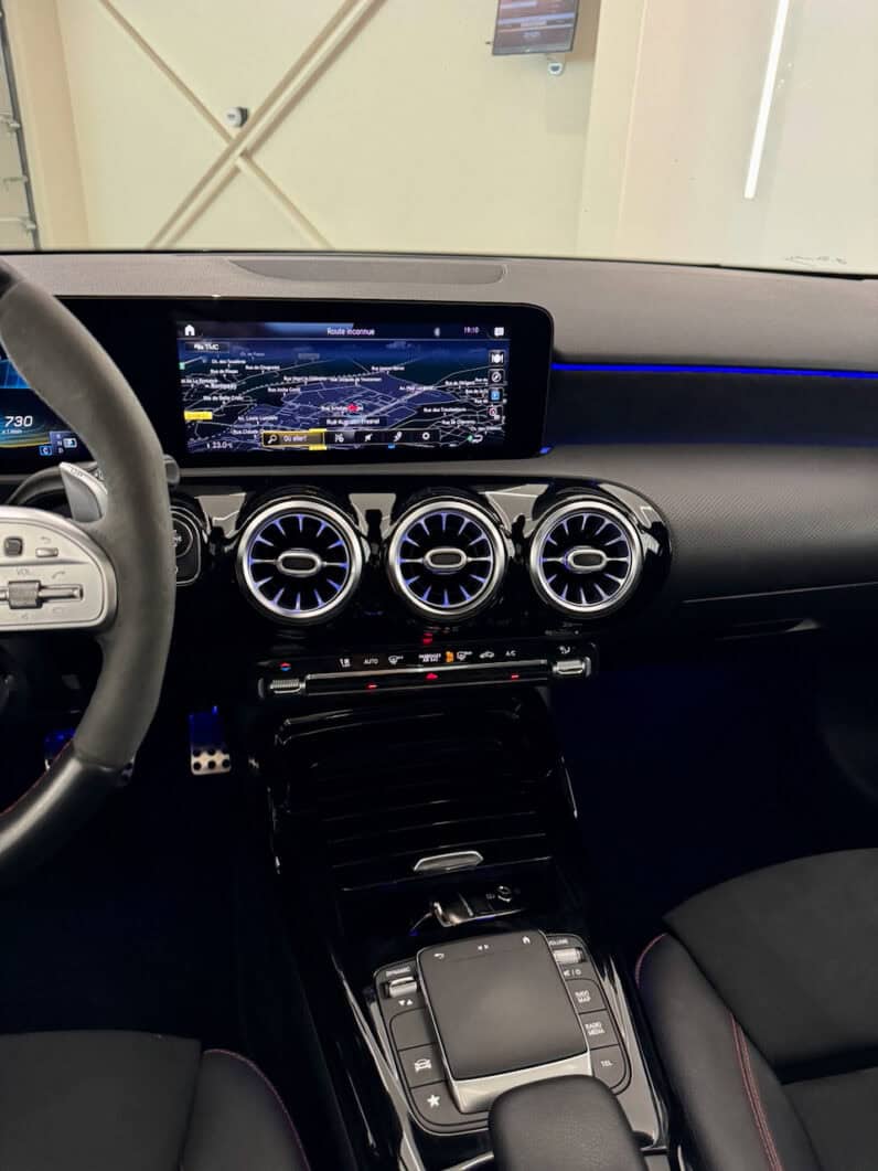 
								Mercedes-benz Classe A 45 S AMG 421 ch 4Matic+ 8G-DCT Speedshift AMG full									