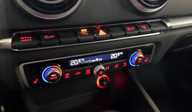 
								AUDI RS3 Sportback 2.5 TFSi Quattro S-Tronic 367 cv full									