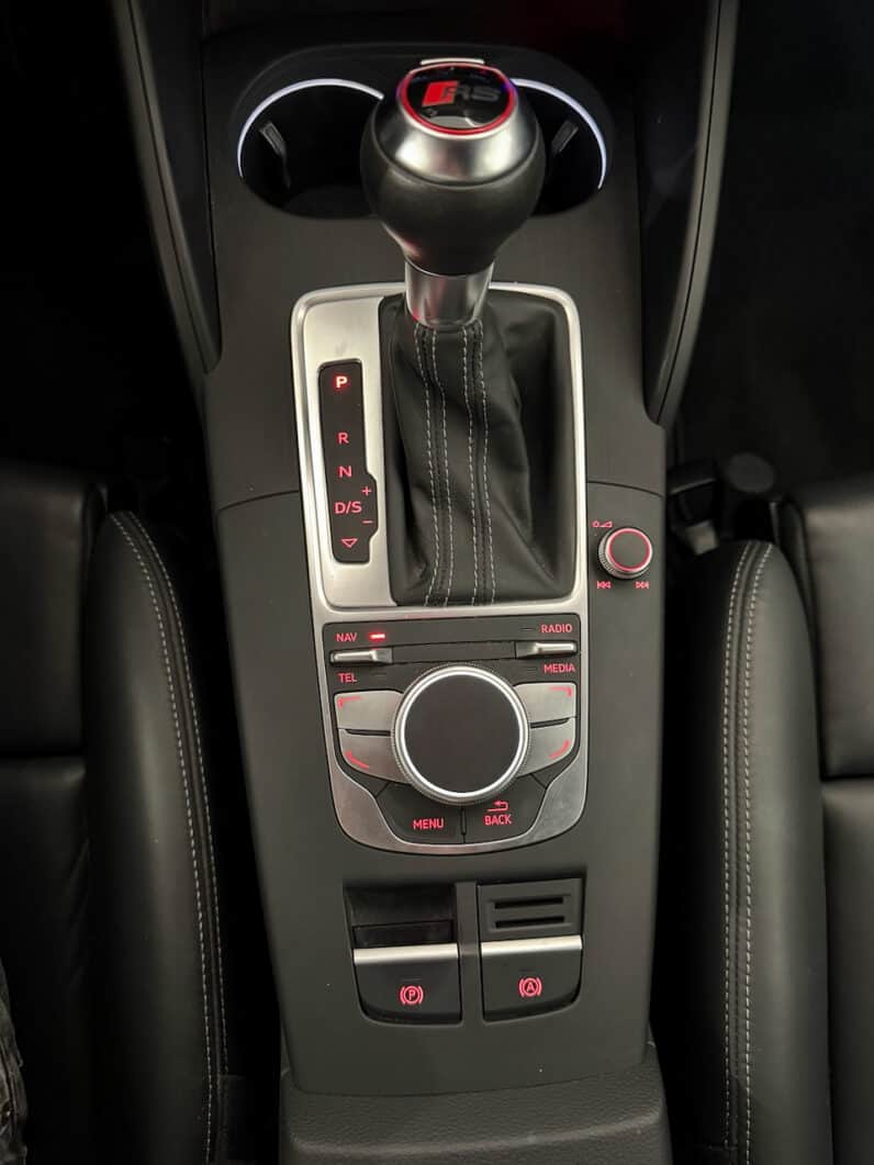 
								AUDI RS3 Sportback 2.5 TFSi Quattro S-Tronic 367 cv full									
