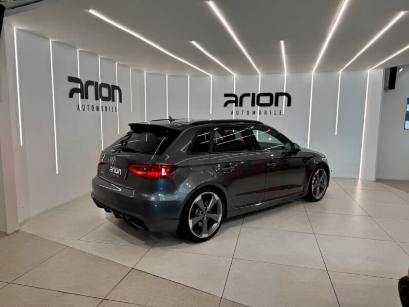 
								AUDI RS3 Sportback 2.5 TFSi Quattro S-Tronic 367 cv full									