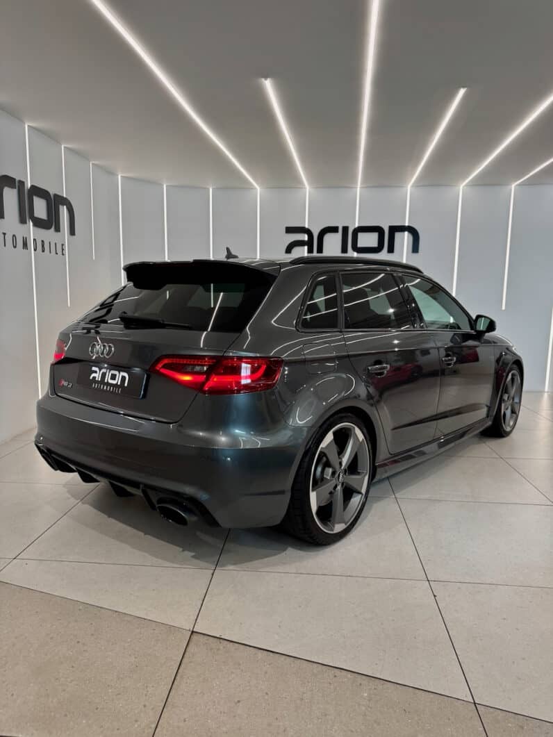 
								AUDI RS3 Sportback 2.5 TFSi Quattro S-Tronic 367 cv full									