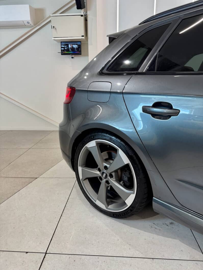 
								AUDI RS3 Sportback 2.5 TFSi Quattro S-Tronic 367 cv full									
